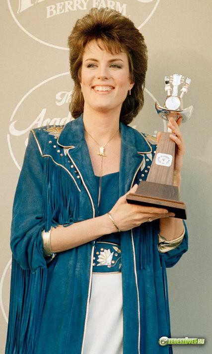 Holly Dunn